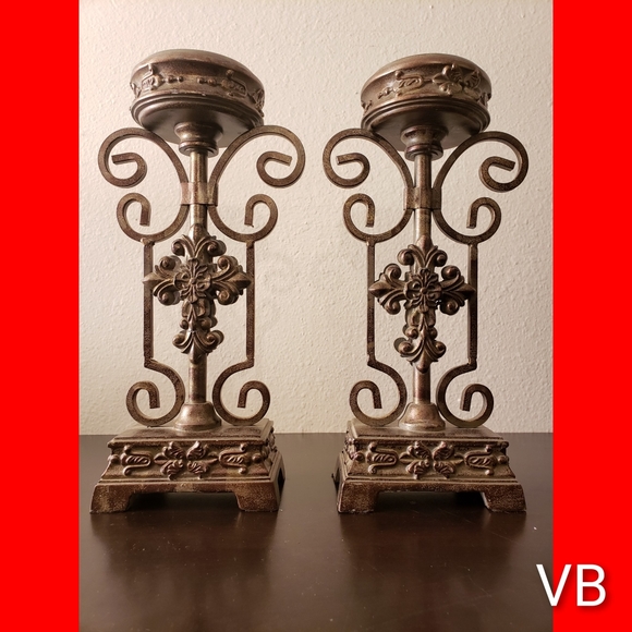 Decorative Metal Candle Holders Set of 2.